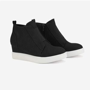 NWOT Black Ankle Wedge Booties with White Sole Sz 8